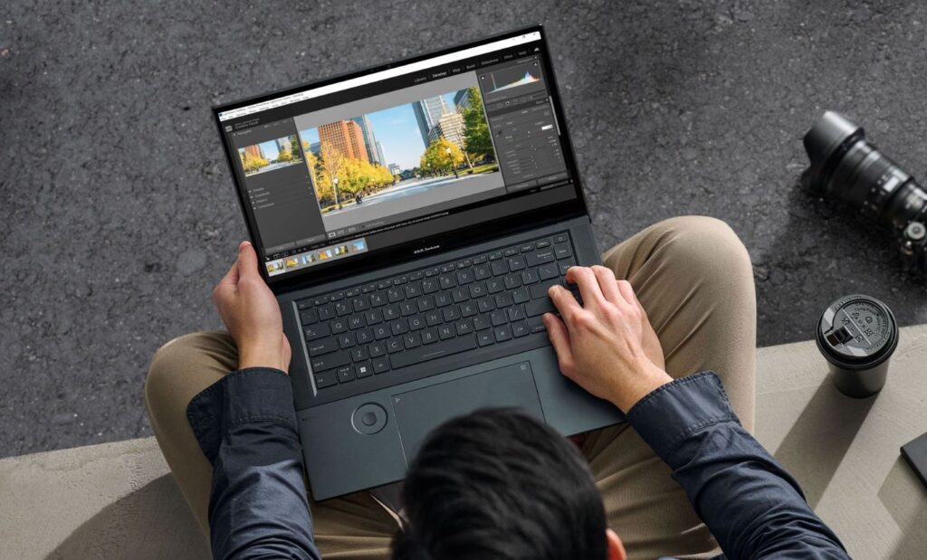 ASUS Zenbook Pro 16X OLED 2022 (UX6702) top down