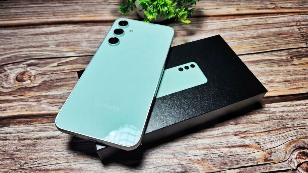 Samsung Galaxy S23 FE review - Redefining the Budget Flagship Experience 1 Samsung Galaxy S23 FE review