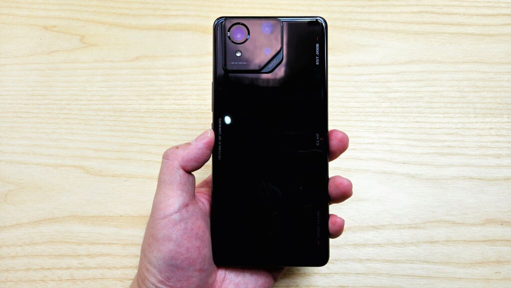 ROG Phone 8 Review rear